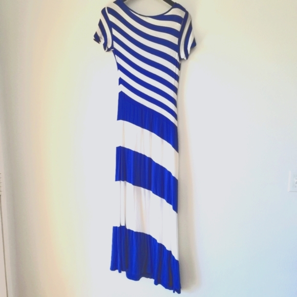 Beige by ECI Maxi Dress Asymmetric Small Blue & White Short Sleeve Shirred Side - Picture 2 of 4